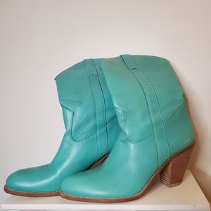 Turquoise cowgirl boots